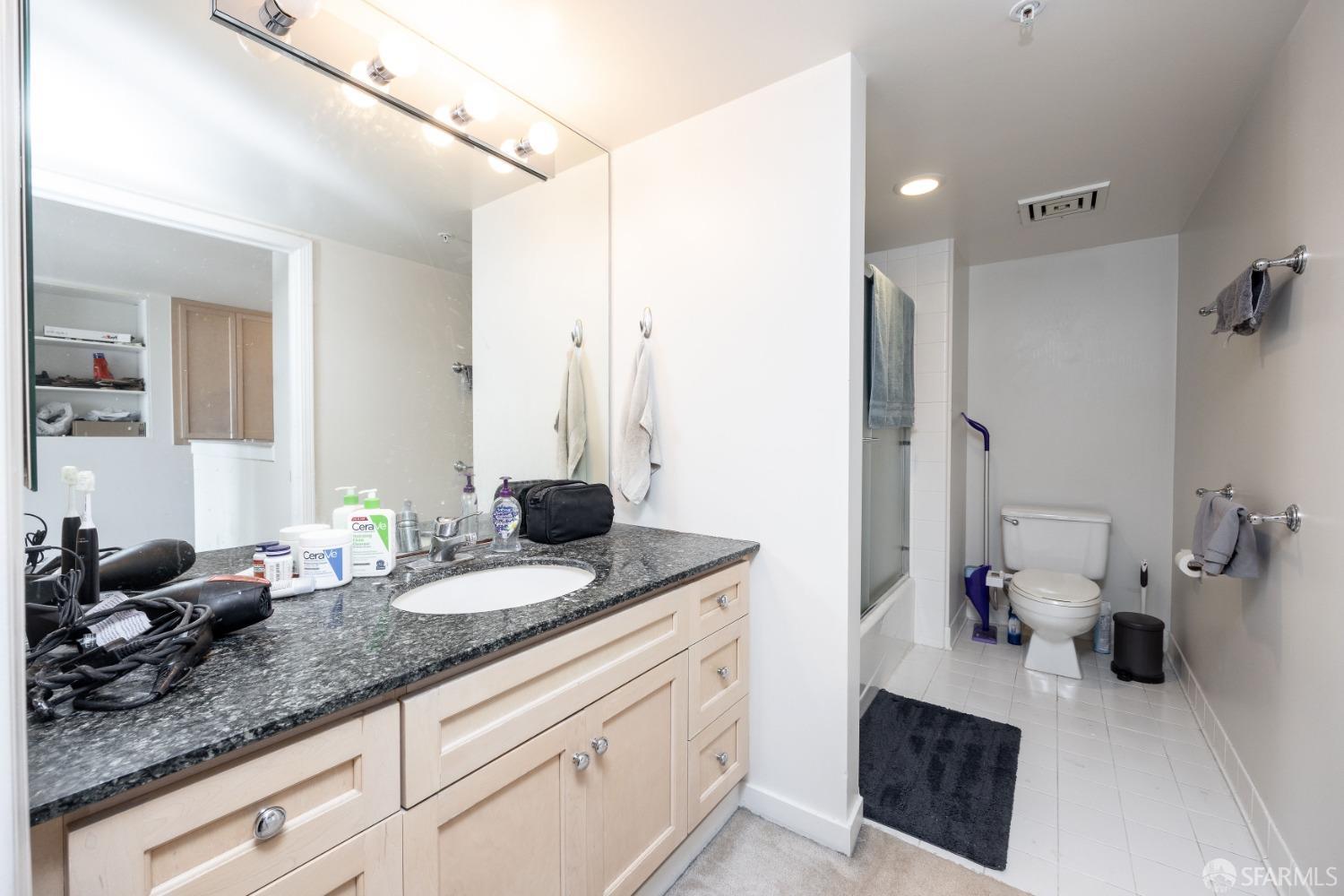 Photo #16: 423756265 Listing 