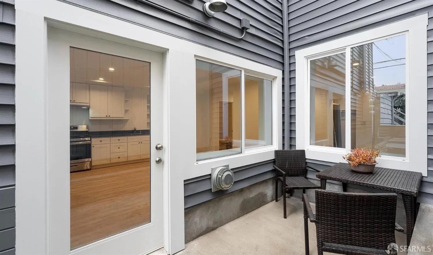 Detail Gallery Image 14 of 24 For 1742 La Salle Ave, San Francisco,  CA 94124 - 4 Beds | 2 Baths