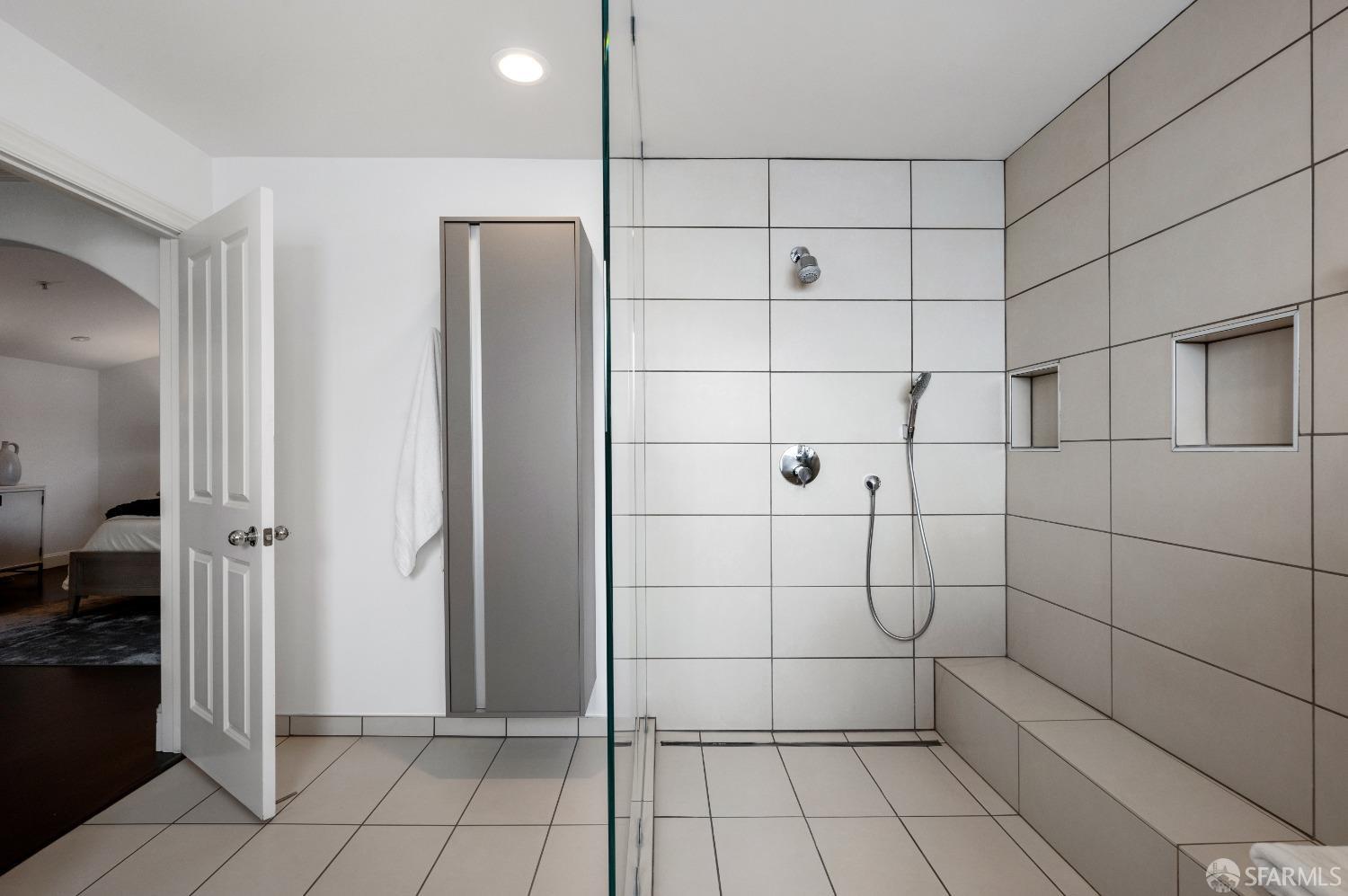 Photo #23: 423758583 Listing 