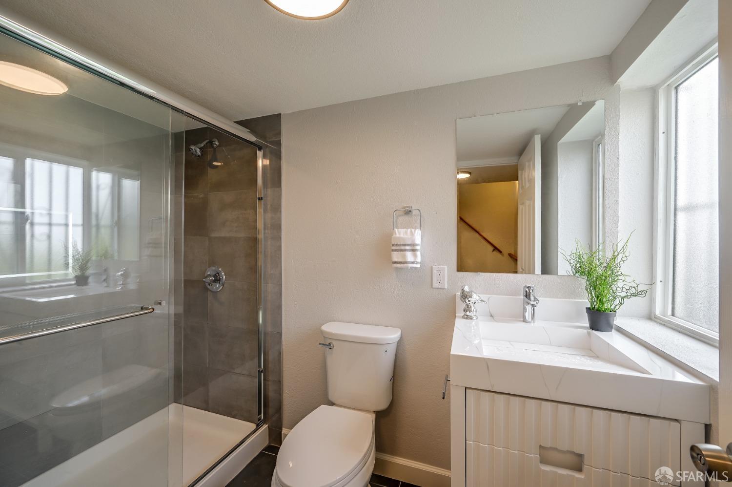 Detail Gallery Image 24 of 29 For 182 Dublin St, San Francisco,  CA 94112 - 4 Beds | 2 Baths