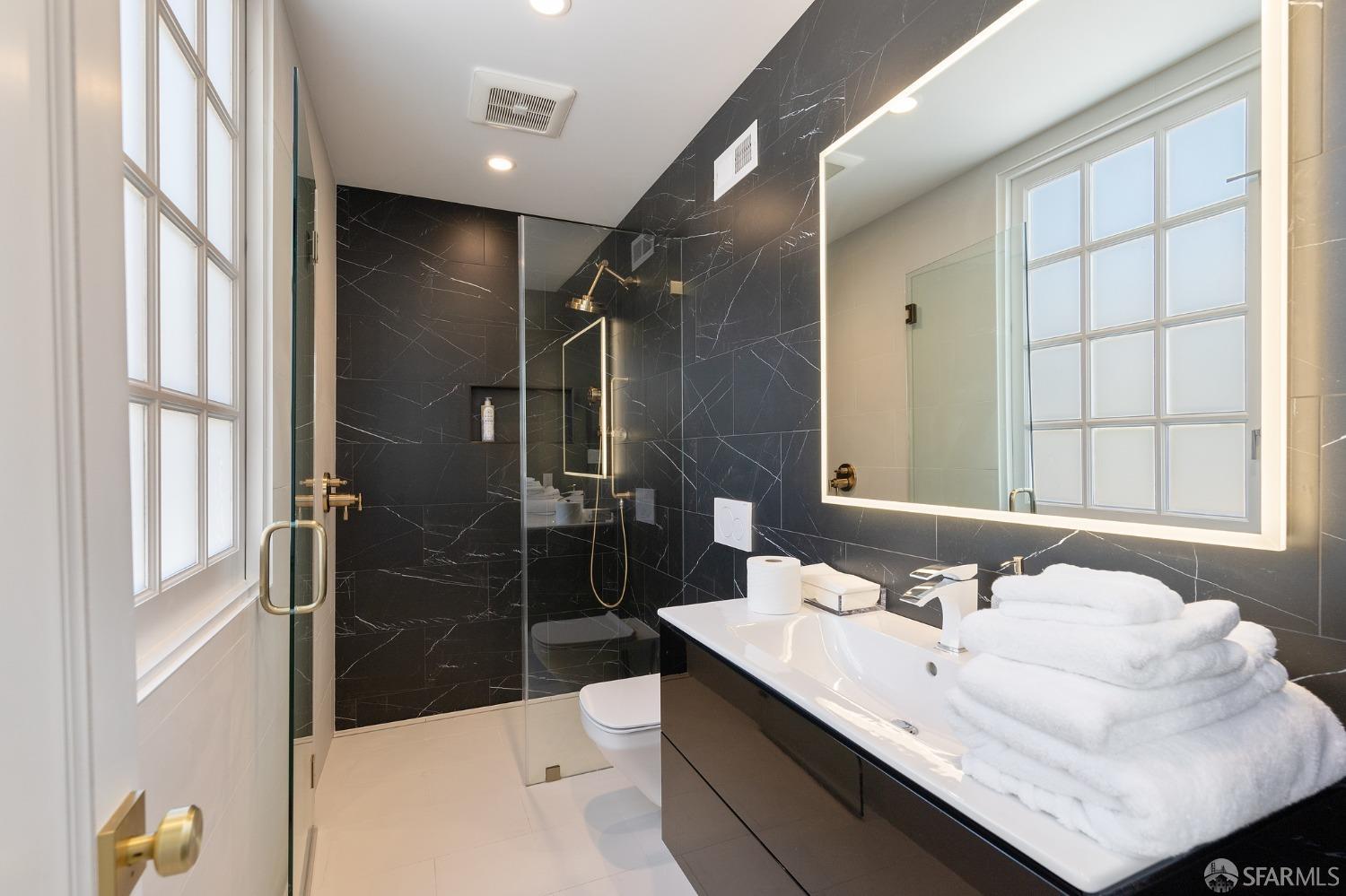Photo #31: 423900484 Listing 