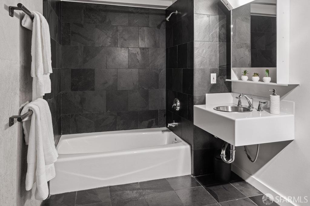 Photo #30: 423752576 Listing 