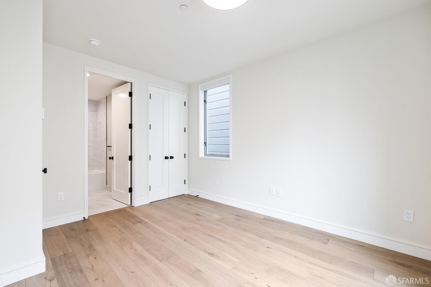Photo #17: 423906642 Listing 