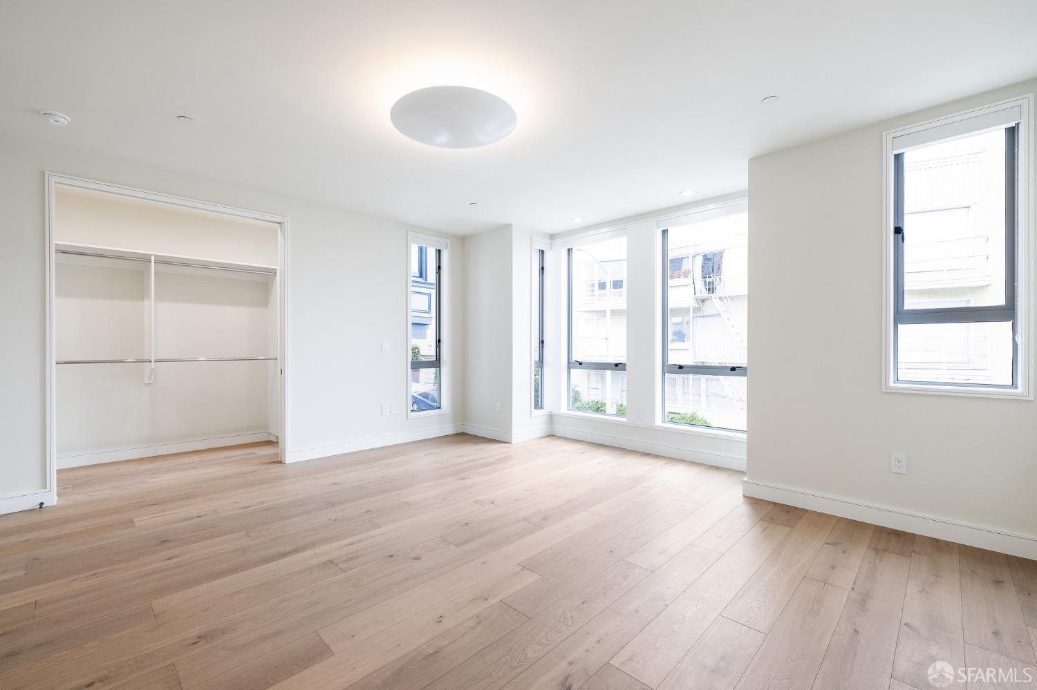 Photo #24: 423906642 Listing 
