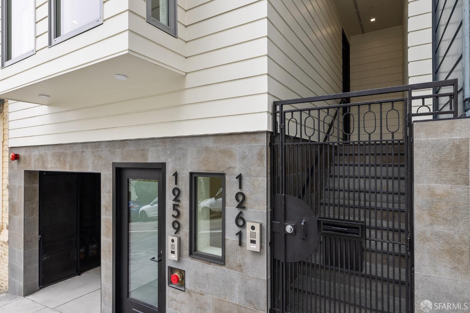 Photo #4: 423906642 Listing 