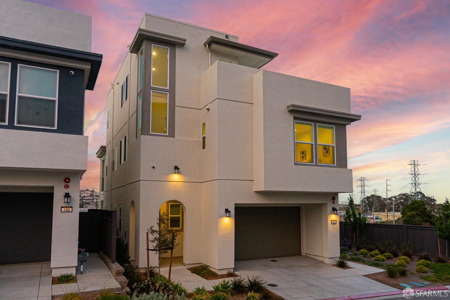 Detail Gallery Image 1 of 44 For 100 Crape Ct, Daly City,  CA 94014 - 5 Beds | 4/1 Baths
