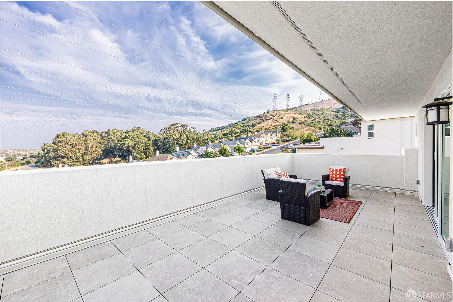 Detail Gallery Image 35 of 44 For 100 Crape Ct, Daly City,  CA 94014 - 5 Beds | 4/1 Baths
