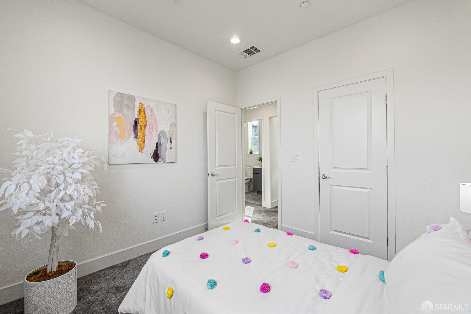 Detail Gallery Image 29 of 44 For 100 Crape Ct, Daly City,  CA 94014 - 5 Beds | 4/1 Baths