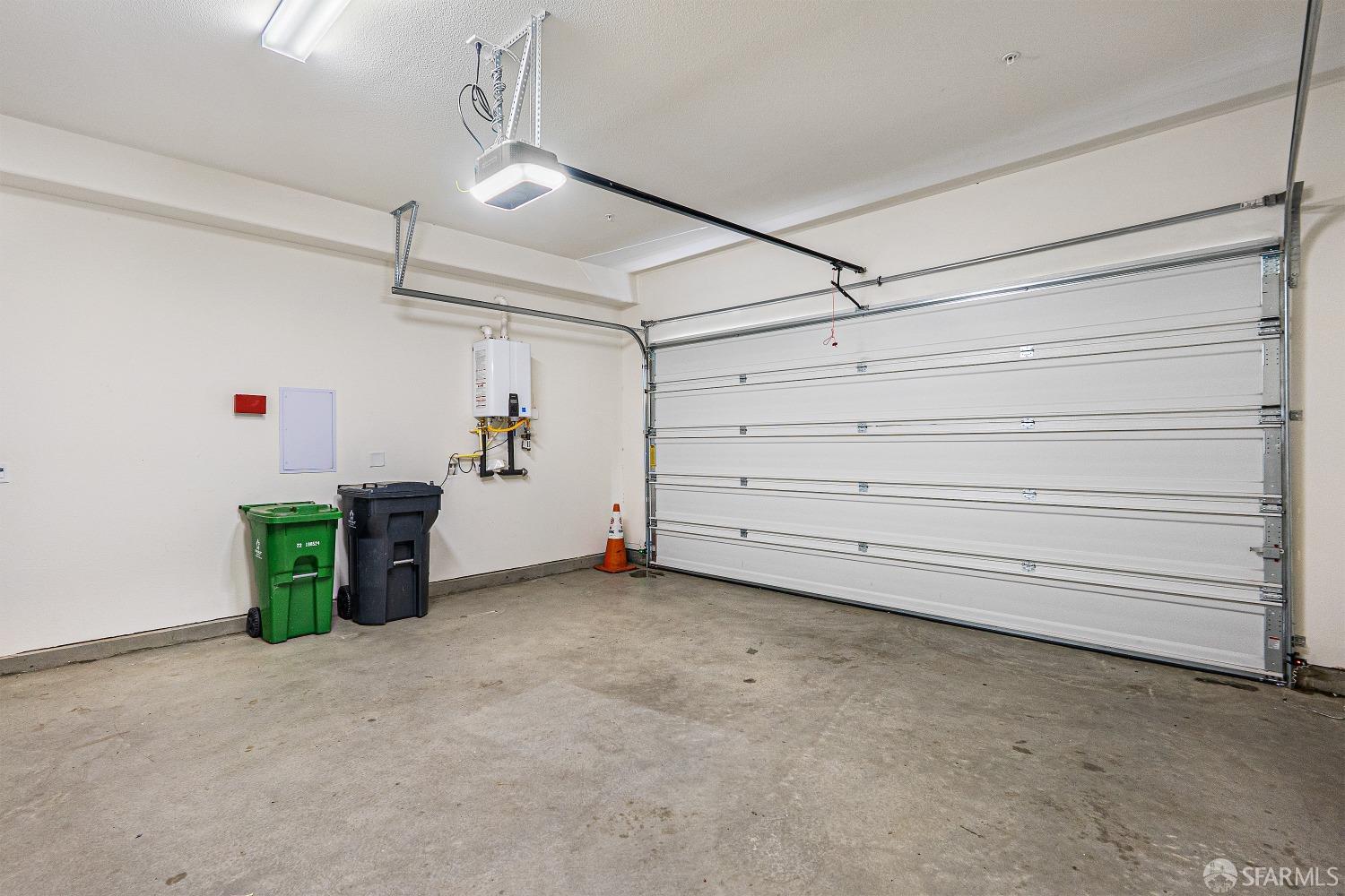 Detail Gallery Image 40 of 44 For 100 Crape Ct, Daly City,  CA 94014 - 5 Beds | 4/1 Baths