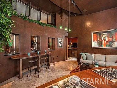 Photo #5: 423759571 Listing 