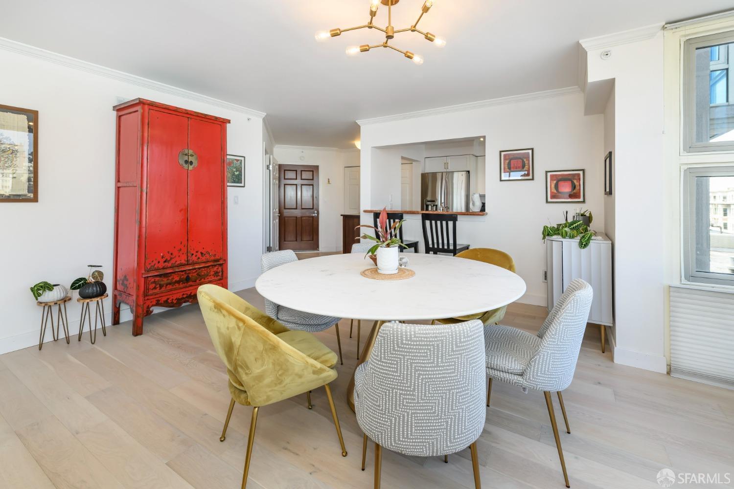 Photo #9: 423907348 Listing 