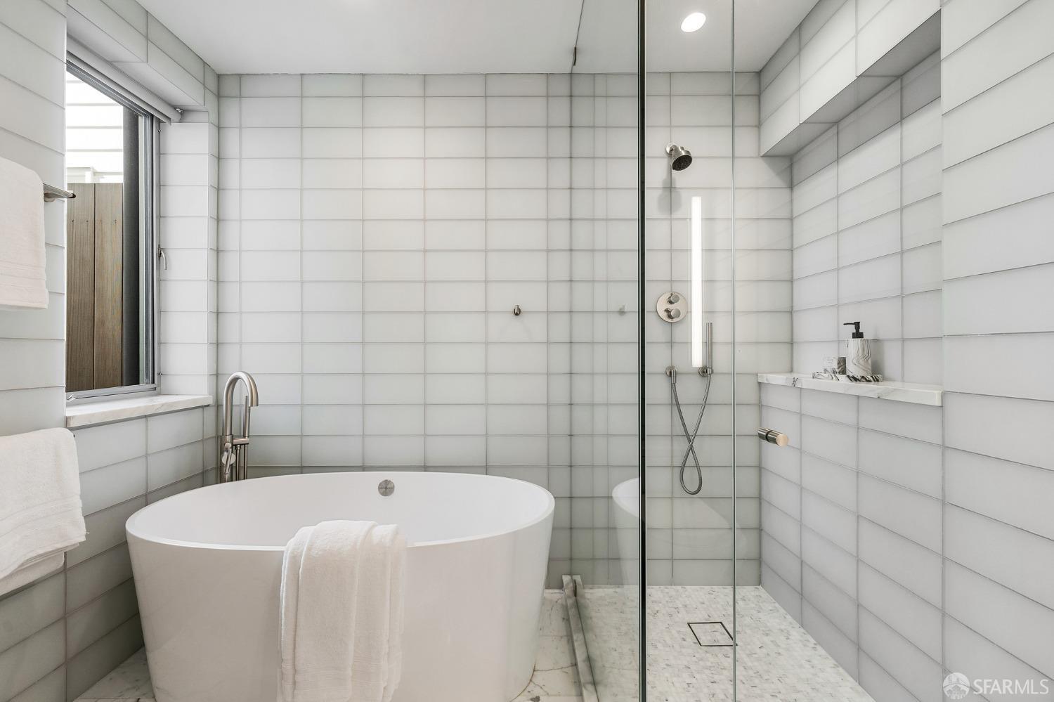 Photo #34: 423750932 Listing 