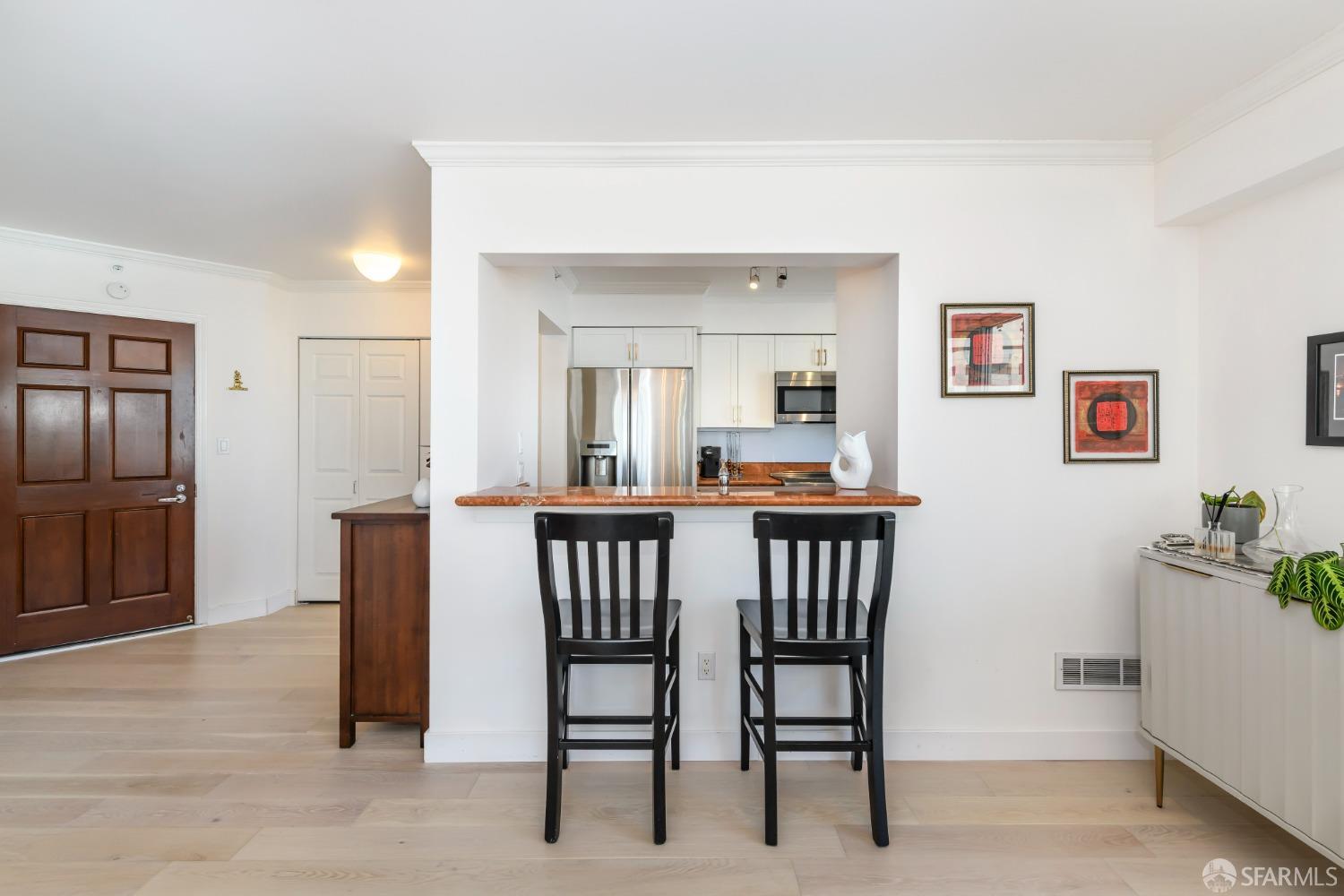 Photo #4: 423907348 Listing 