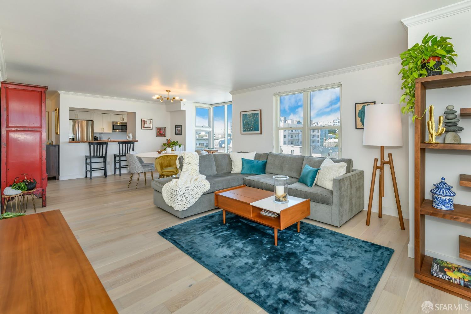 Photo #2: 423907348 Listing 