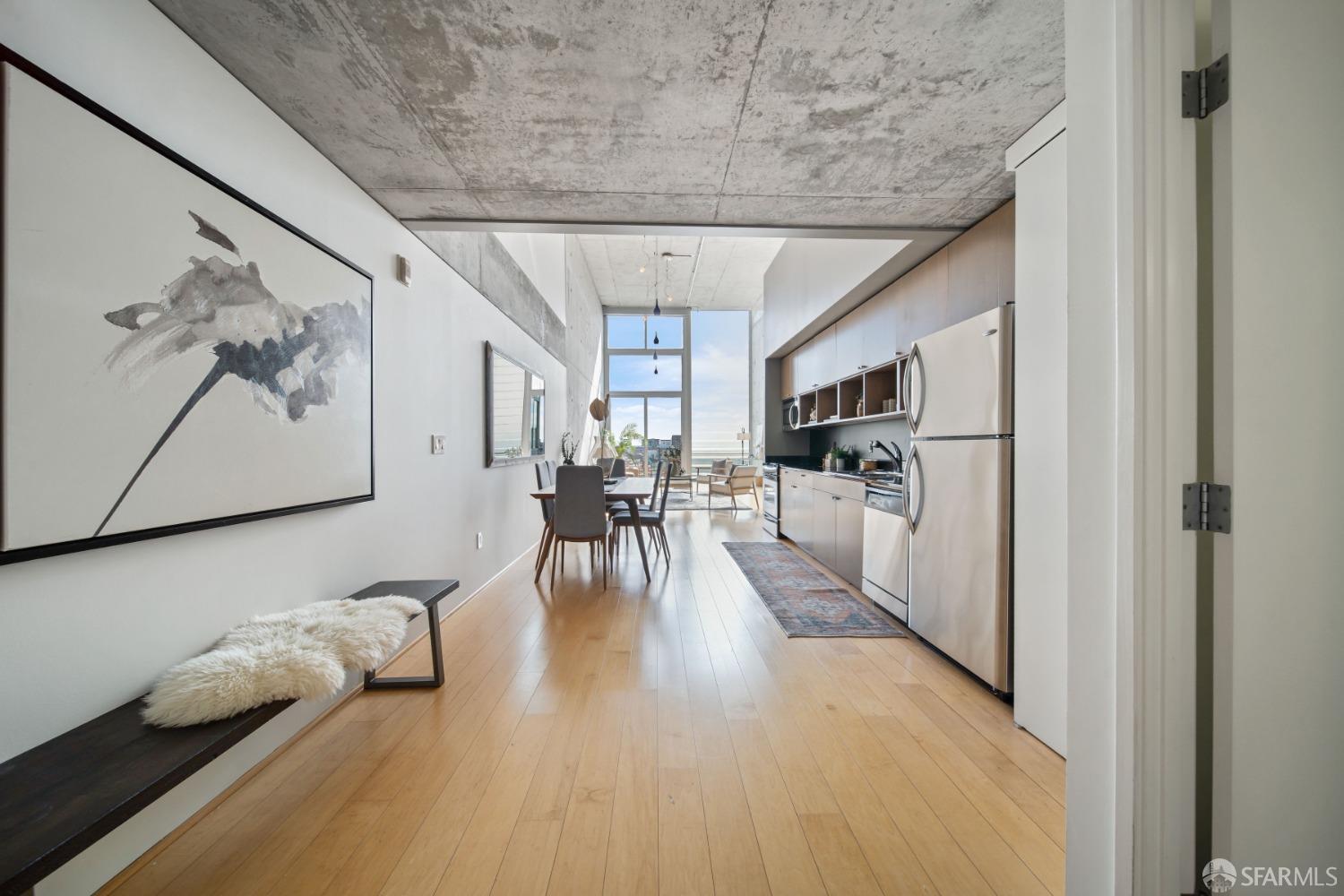 Photo #2: 423726353 Listing 