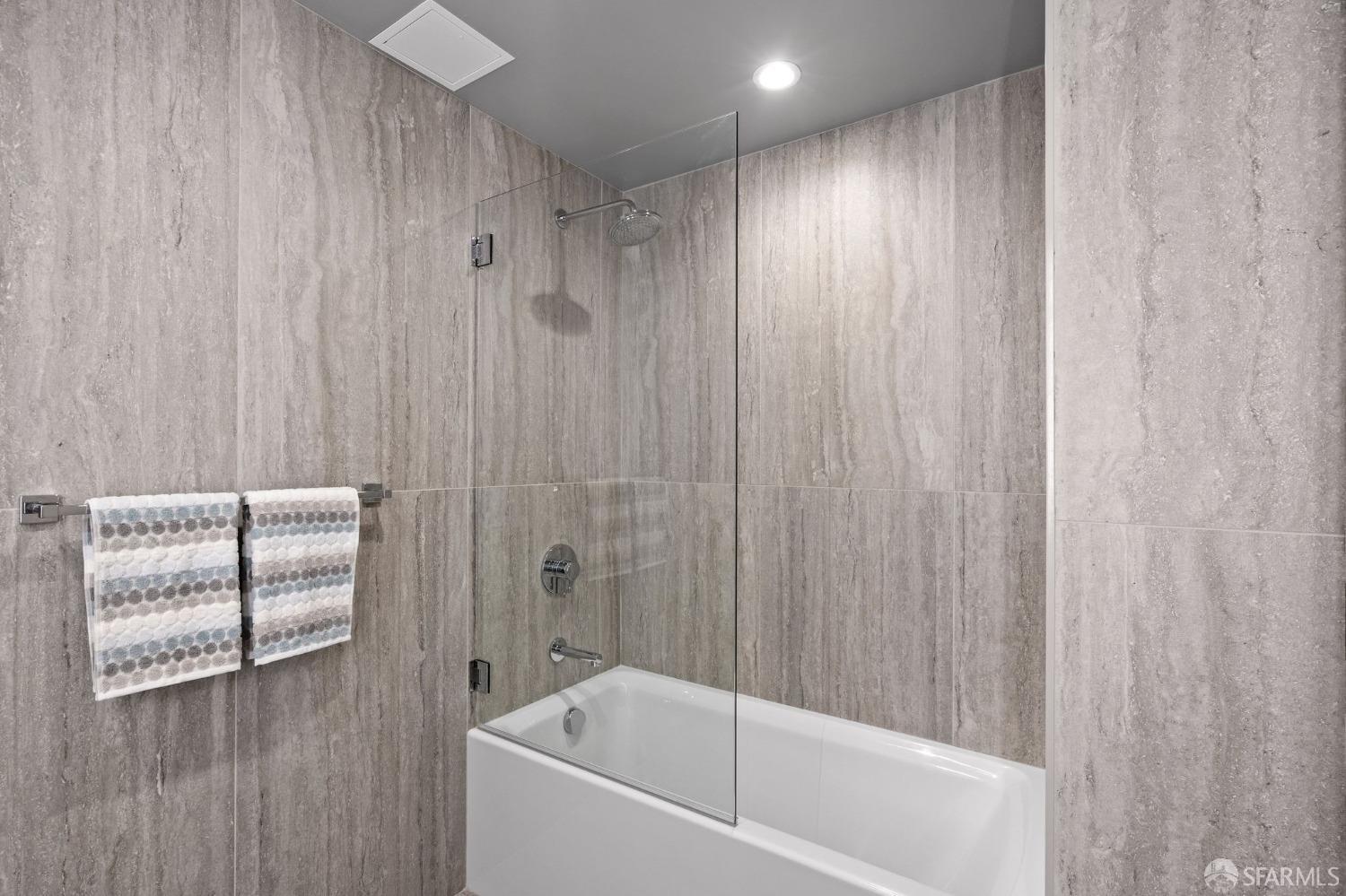 Photo #14: 423907055 Listing 
