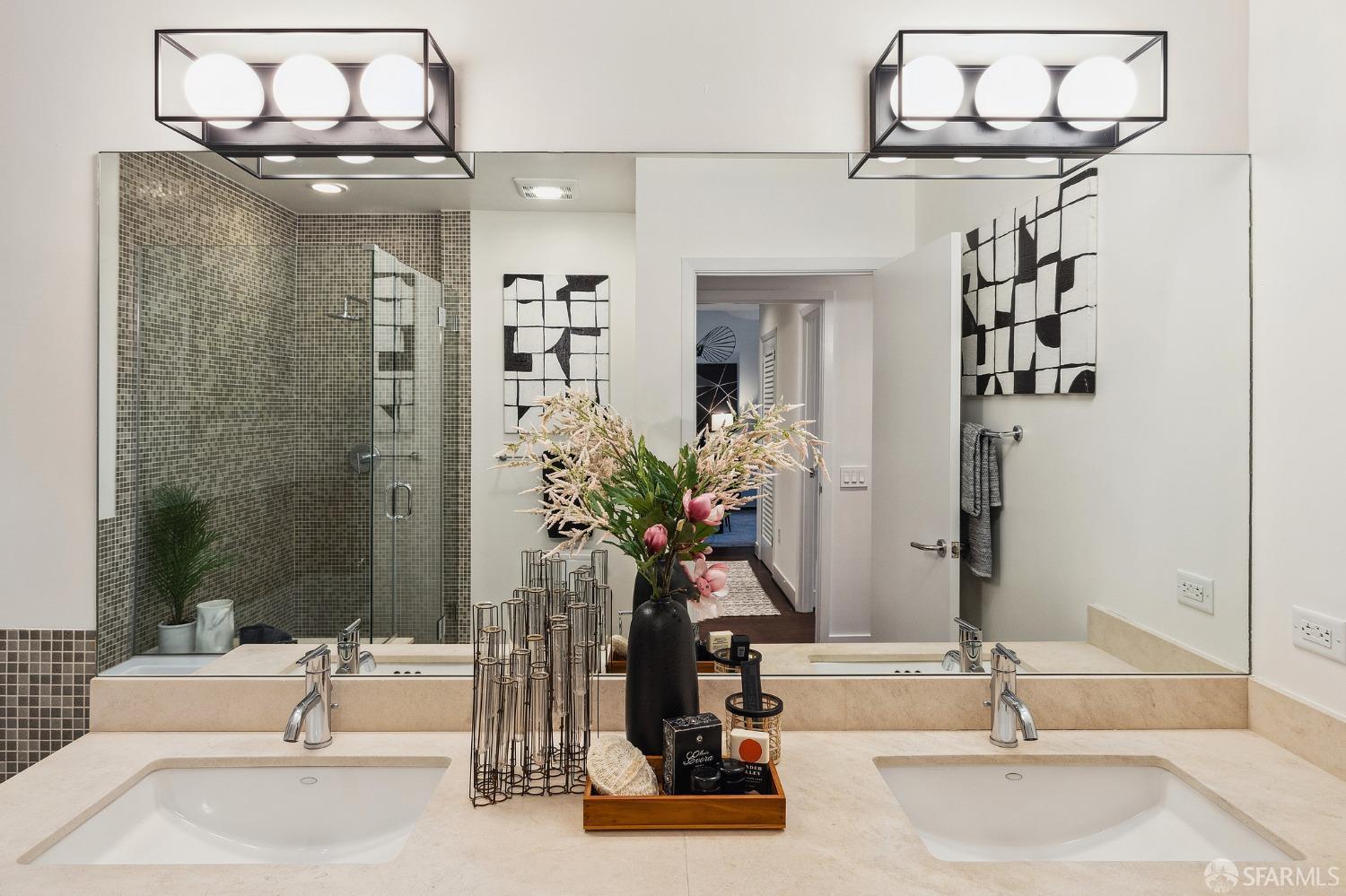 Photo #14: 423907581 Listing 