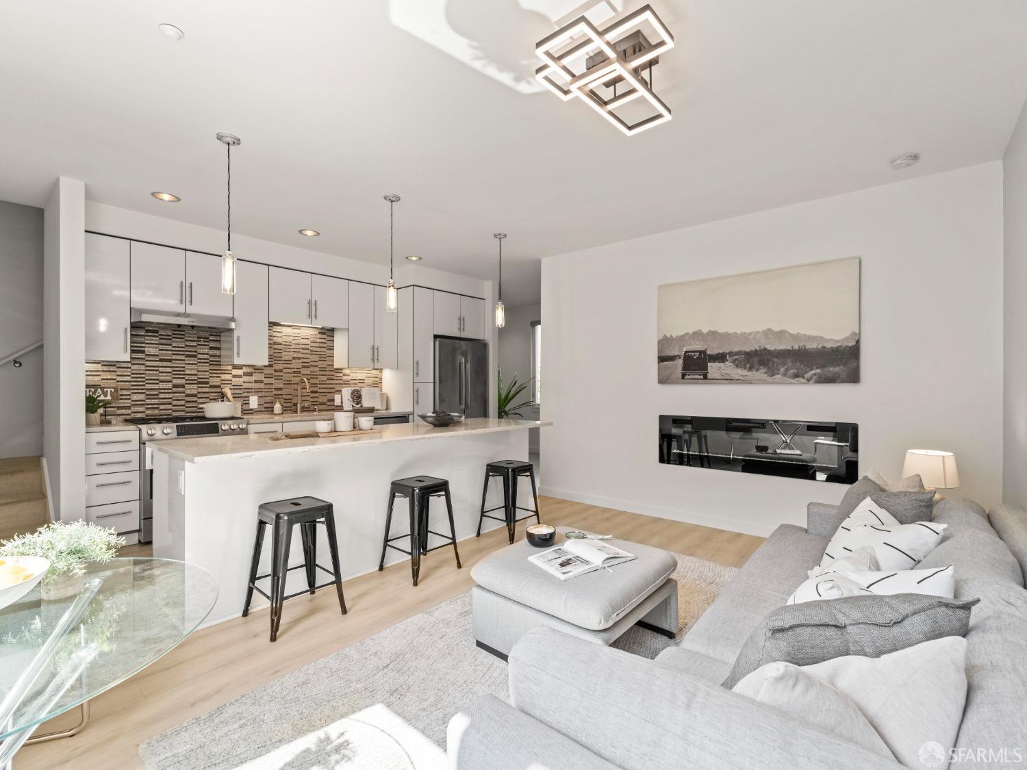 Detail Gallery Image 6 of 46 For 136 Avocet Way, San Francisco,  CA 94124 - 2 Beds | 2 Baths