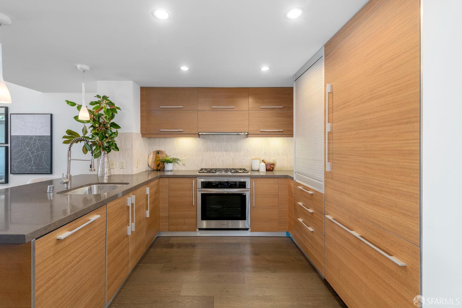 Photo #11: 423759646 Listing 