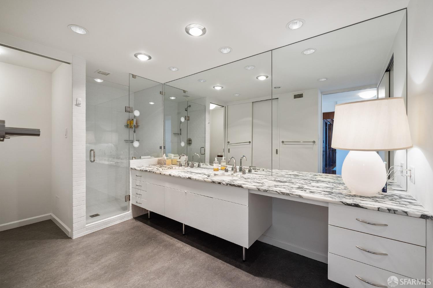 Photo #25: 423908108 Listing 
