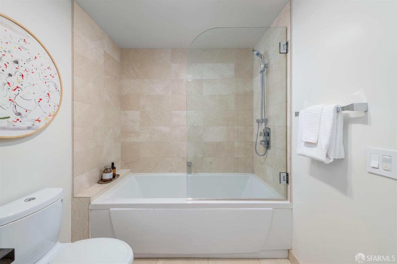 Photo #16: 423759988 Listing 