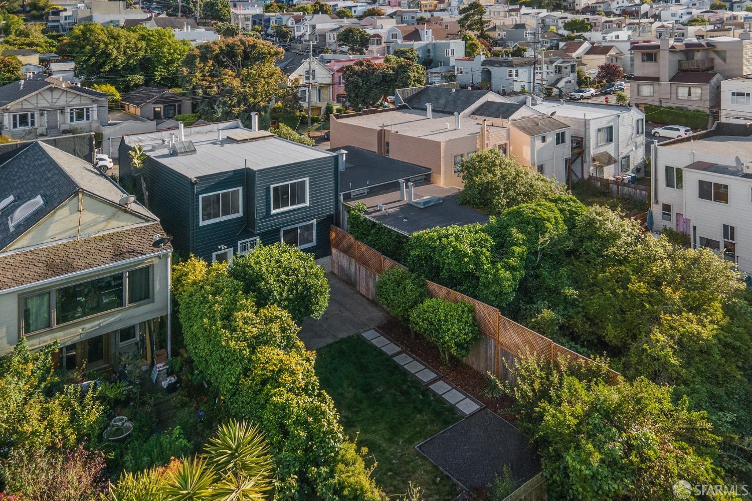 424 Grafton Ave, San Francisco, CA 94112 4 Beds 2 Baths (Expired