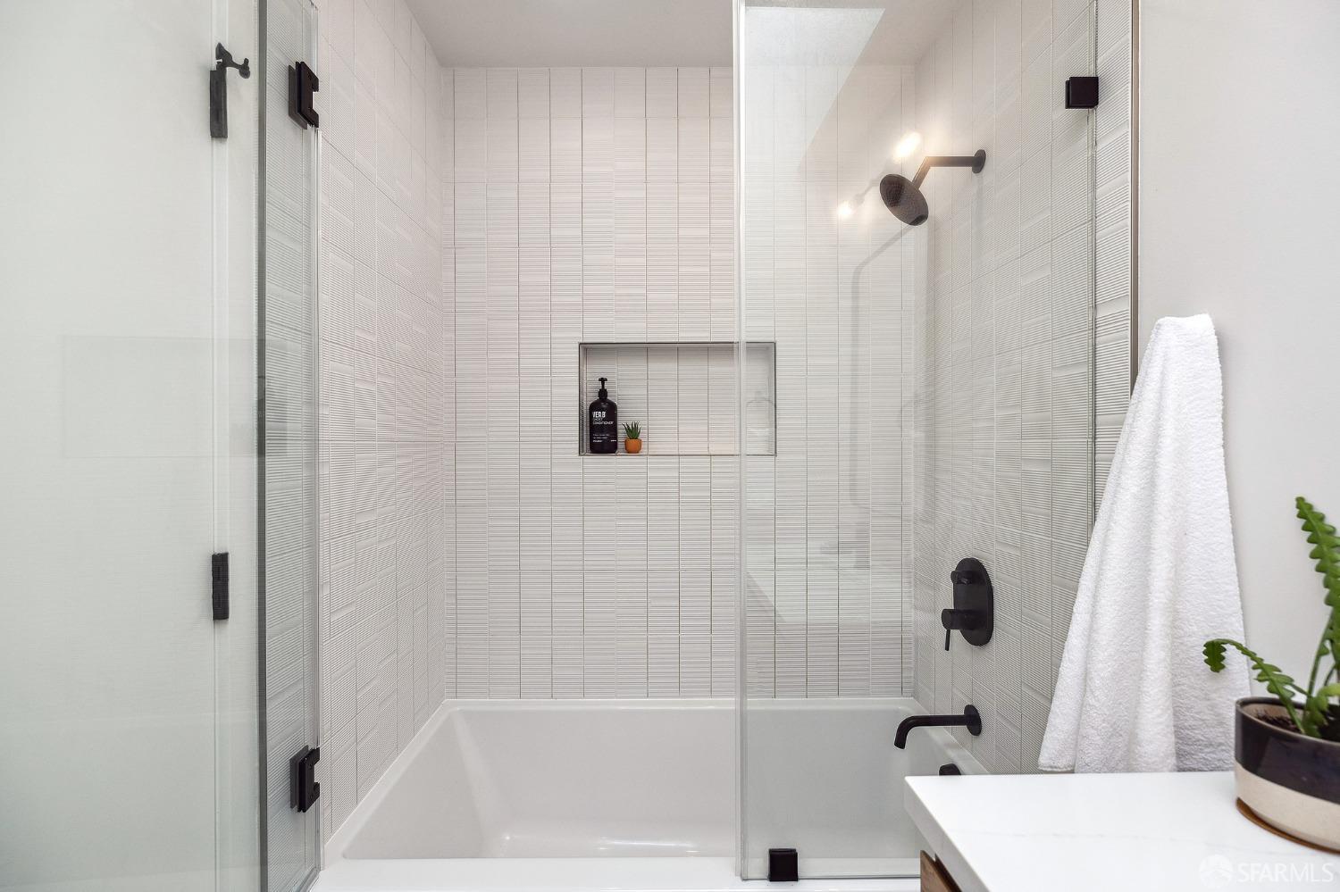 424 Grafton Ave, San Francisco, CA 94112 4 Beds 2 Baths (Expired