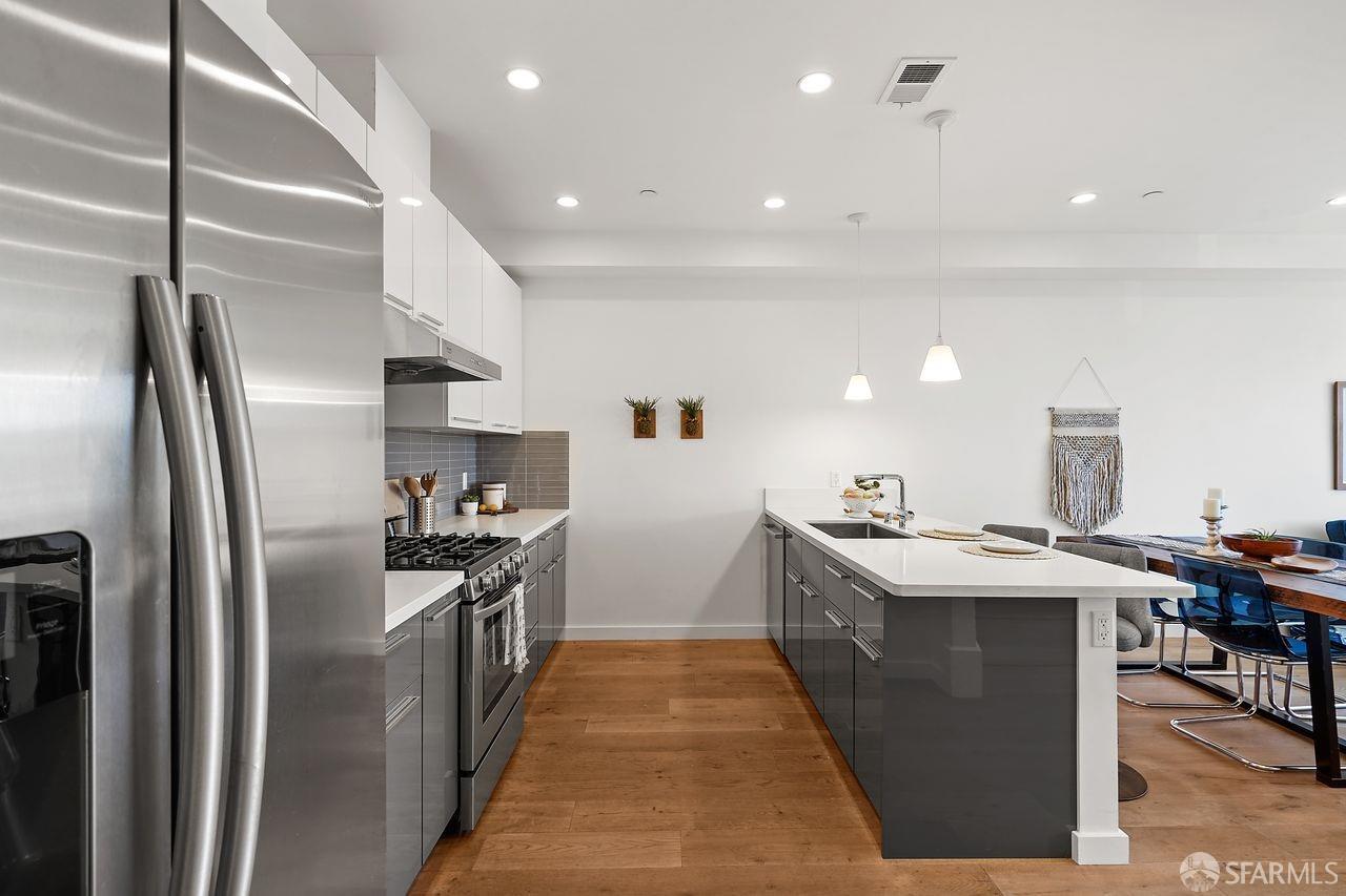 Detail Gallery Image 8 of 42 For 4132 3rd St #5,  San Francisco,  CA 94124 - 2 Beds | 2 Baths