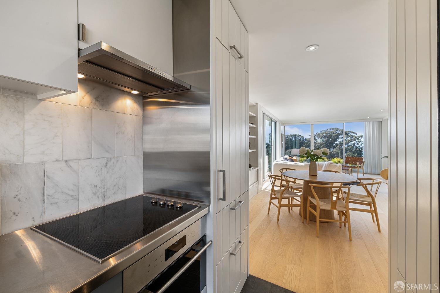 Photo #21: 423907517 Listing 