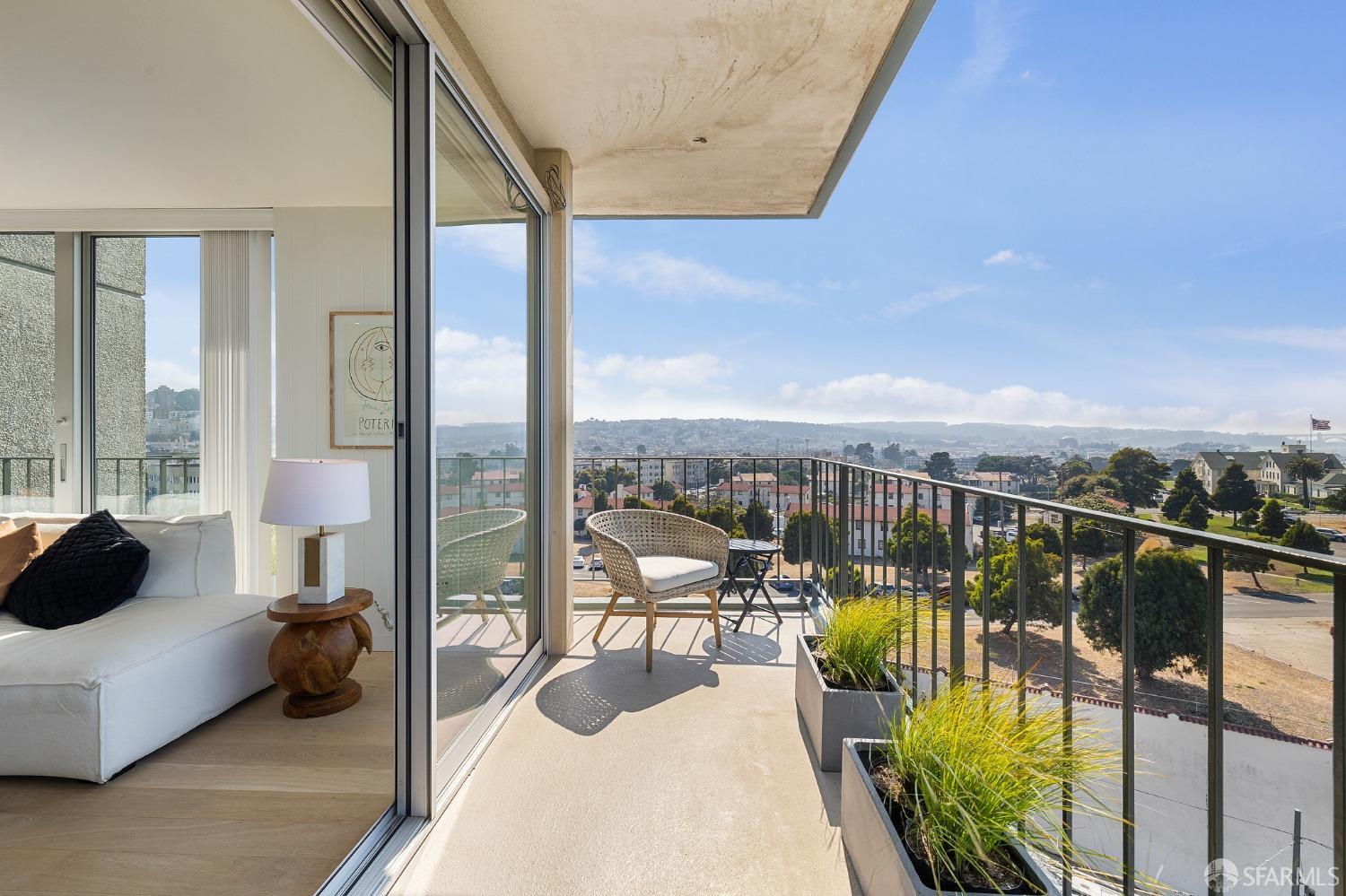 Photo #9: 423907517 Listing 