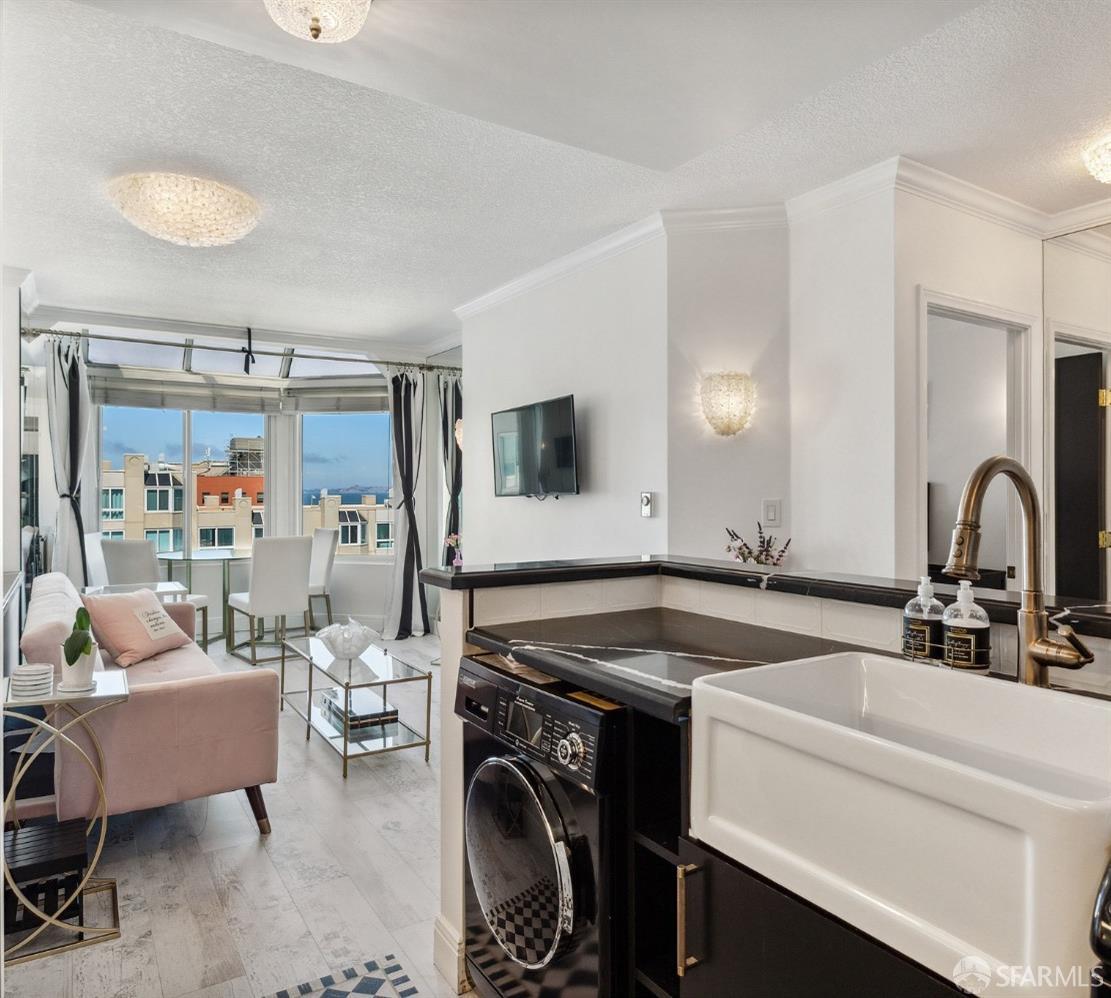 Photo #21: 423907384 Listing 