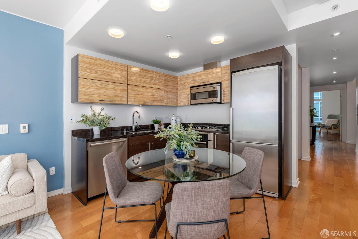 Photo #8: 423759988 Listing 