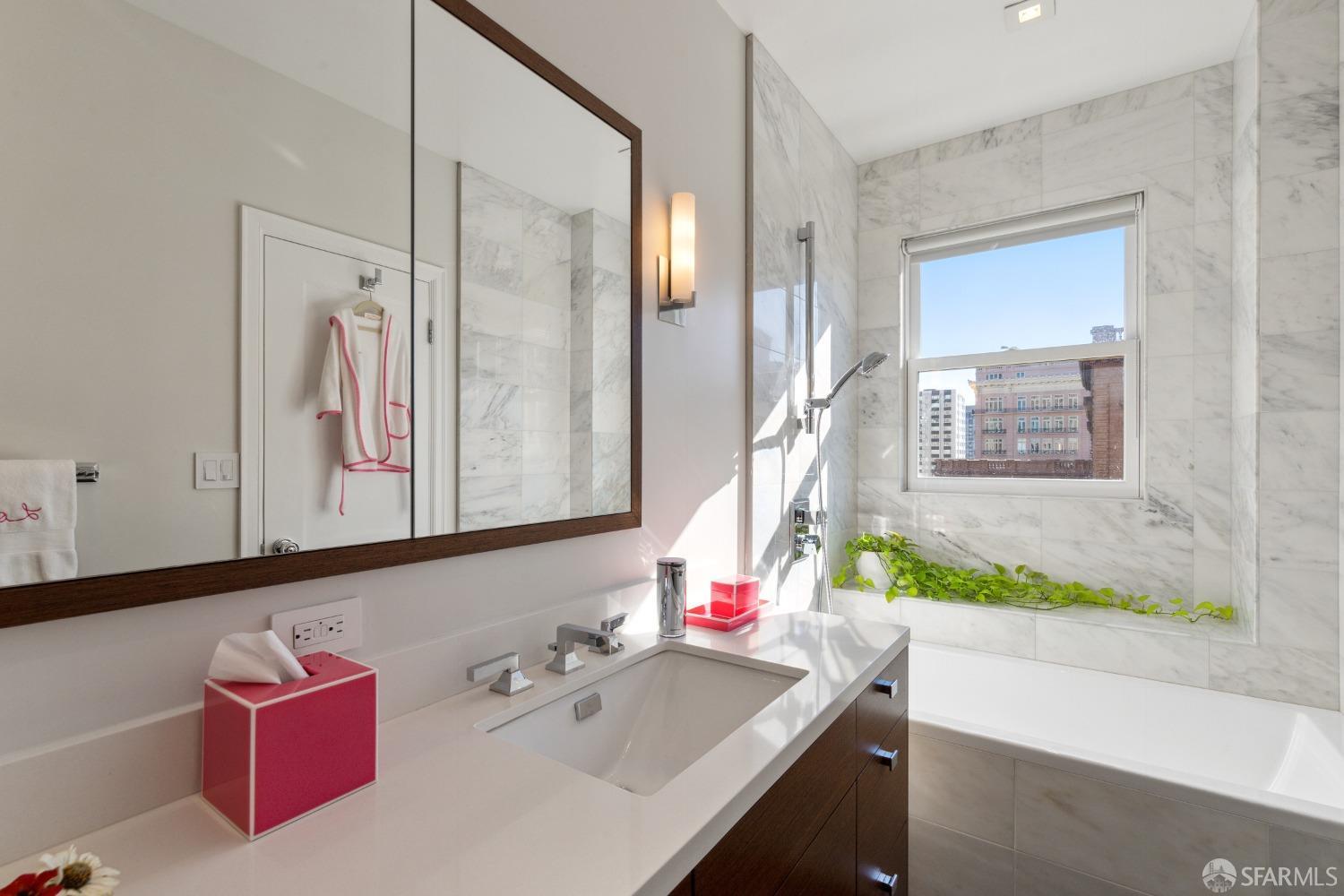 Photo #22: 423908264 Listing 