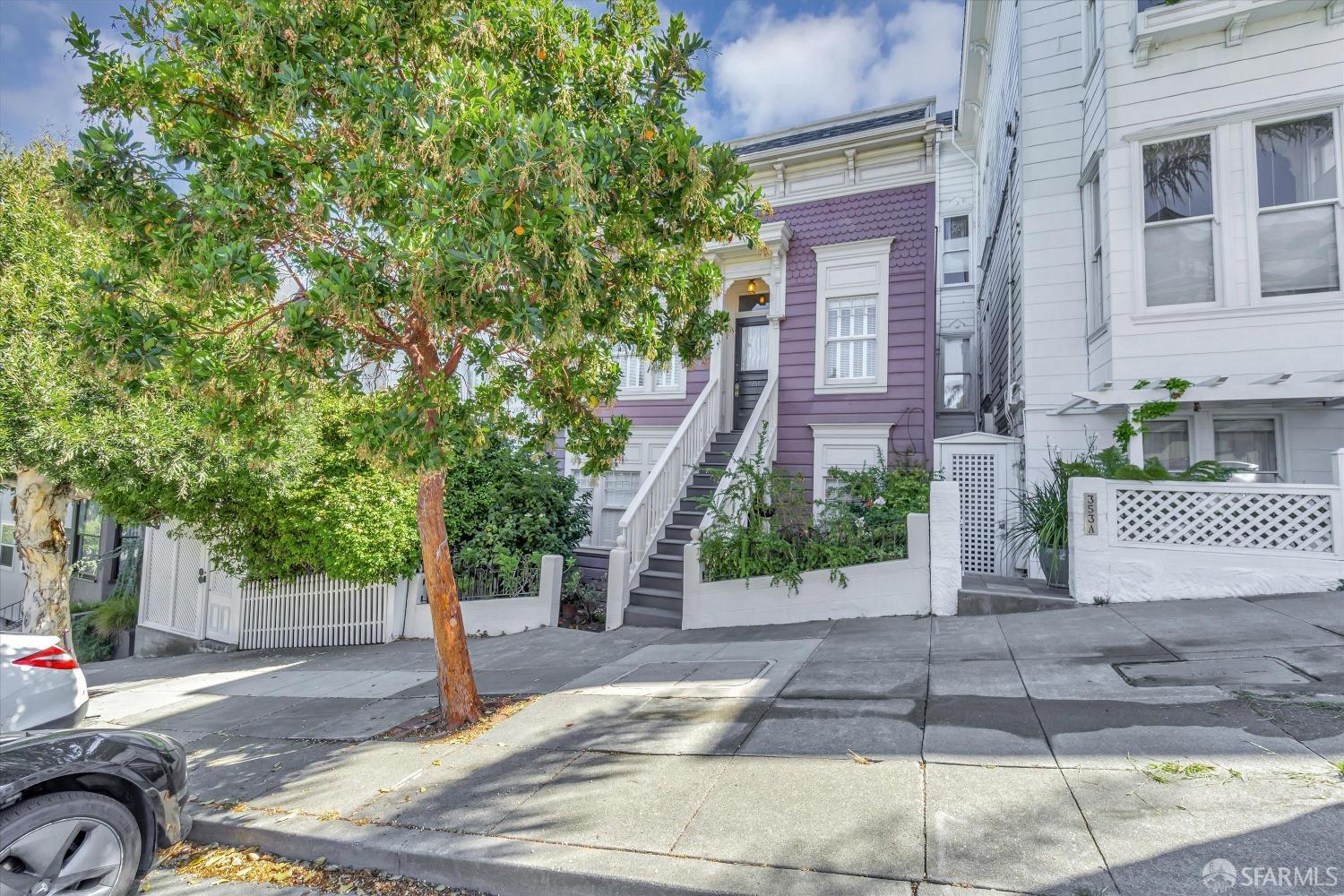 Photo #2: 423757213 Listing 