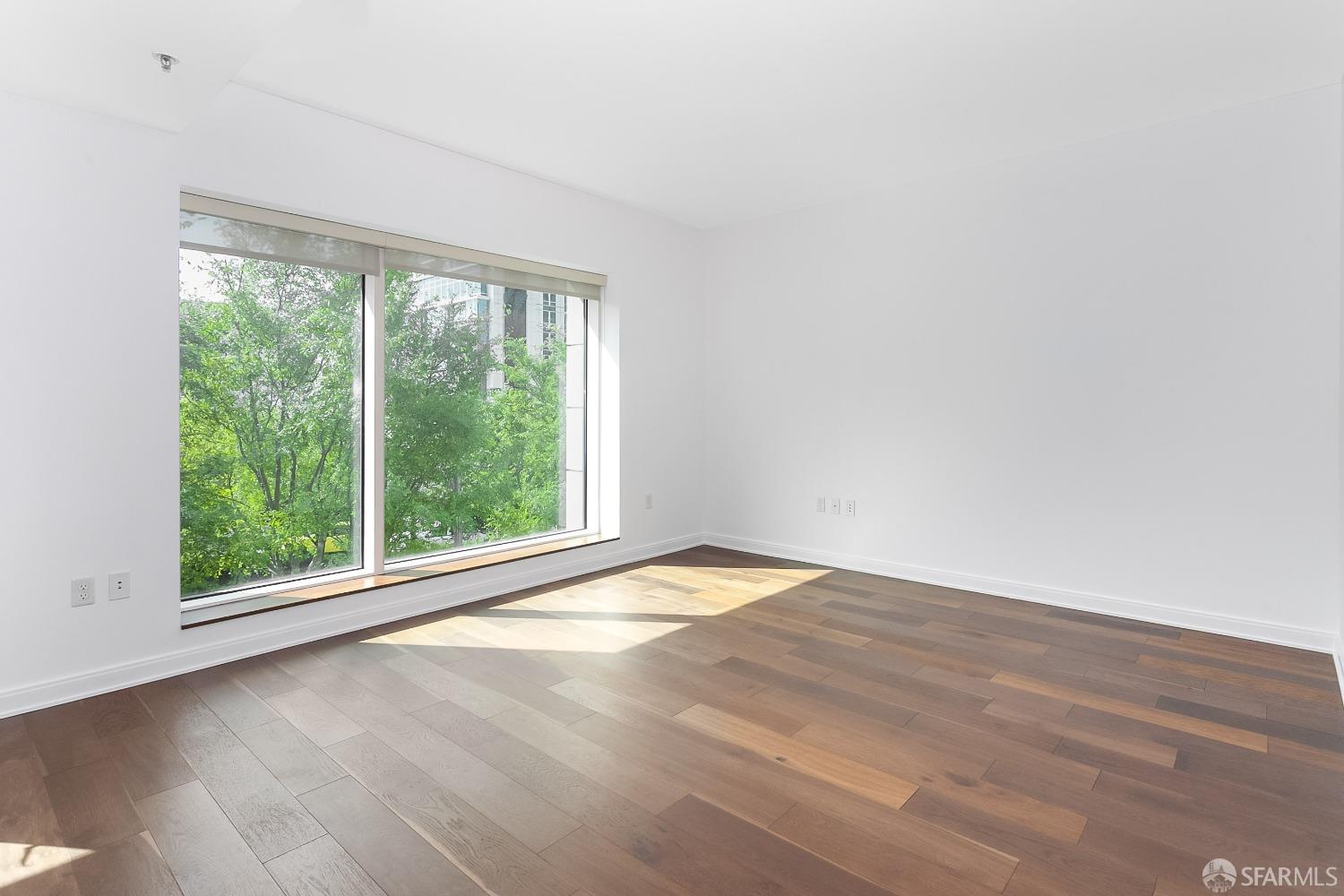 Photo #4: 423908515 Listing 