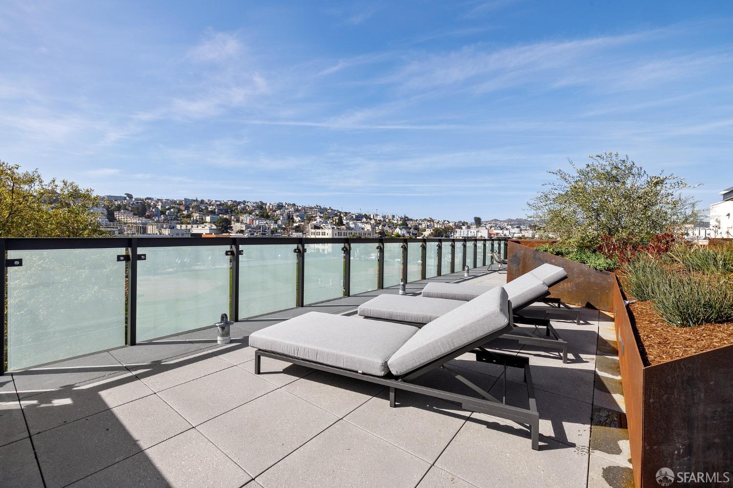 Photo #24: 423908630 Listing 