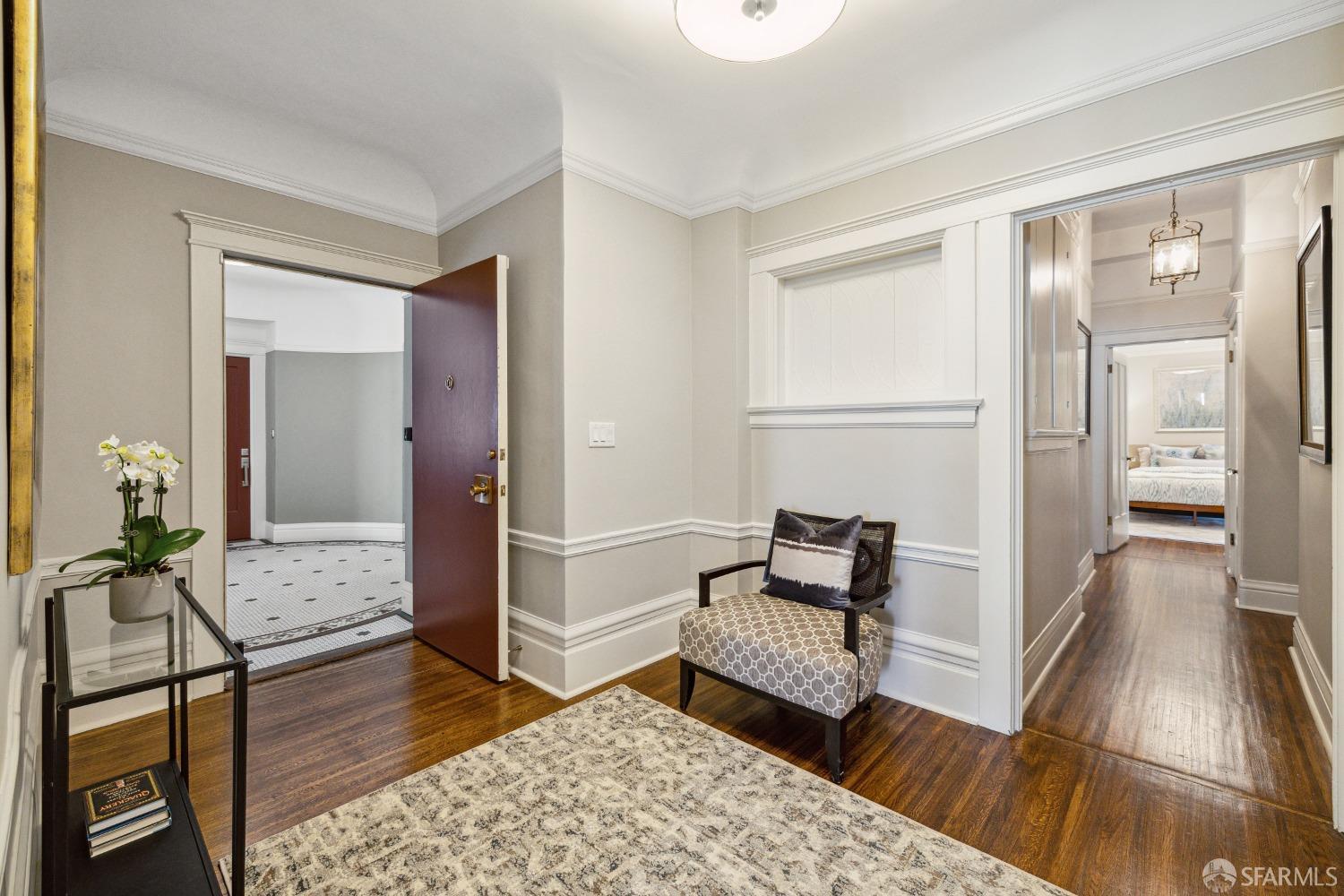 Photo #6: 423907931 Listing 