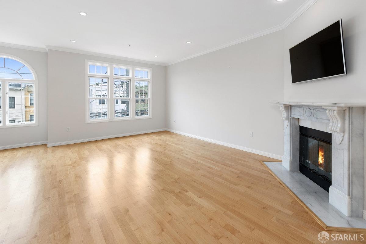 Photo #5: 423743429 Listing 
