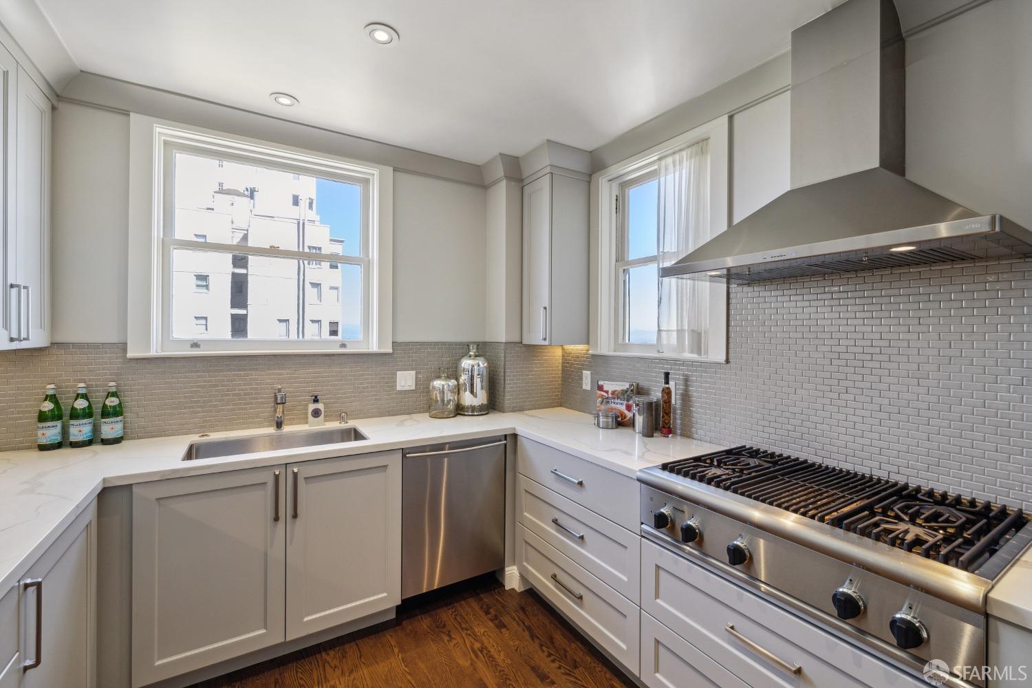 Photo #22: 423907931 Listing 