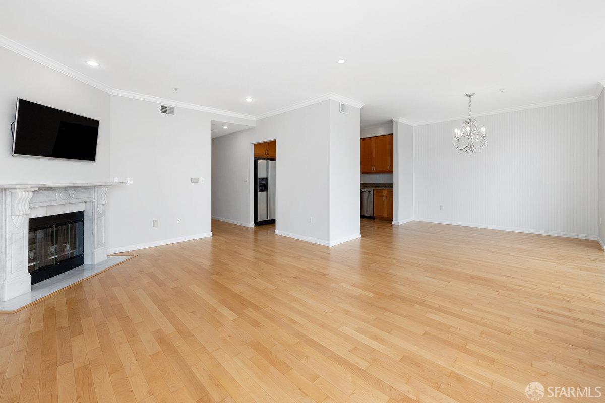 Photo #7: 423743429 Listing 