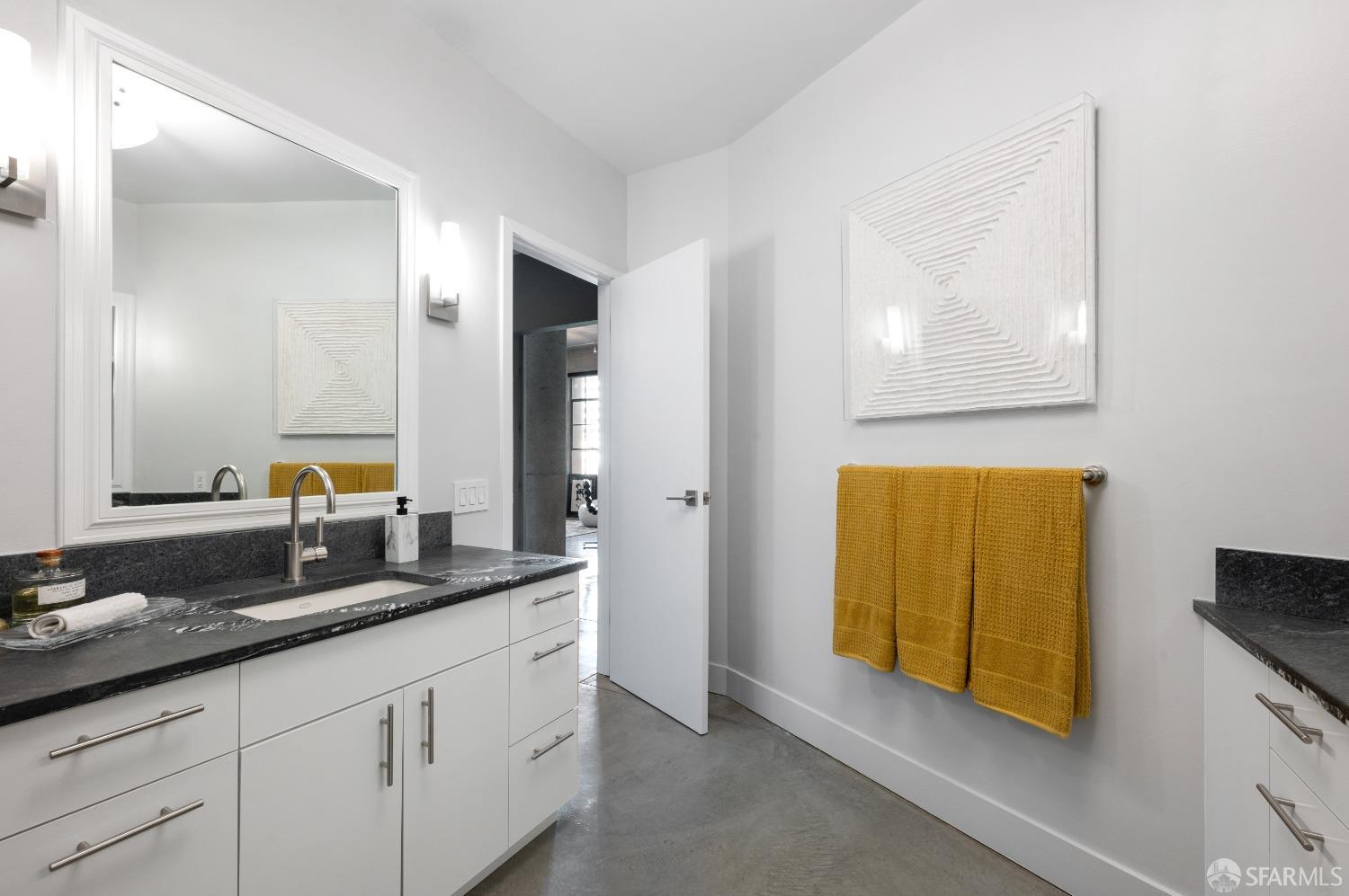 Photo #22: 423908573 Listing 
