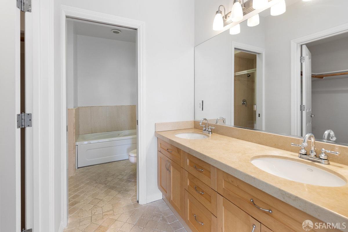 Photo #28: 423743429 Listing 