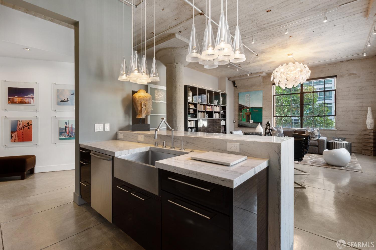 Photo #18: 423908573 Listing 