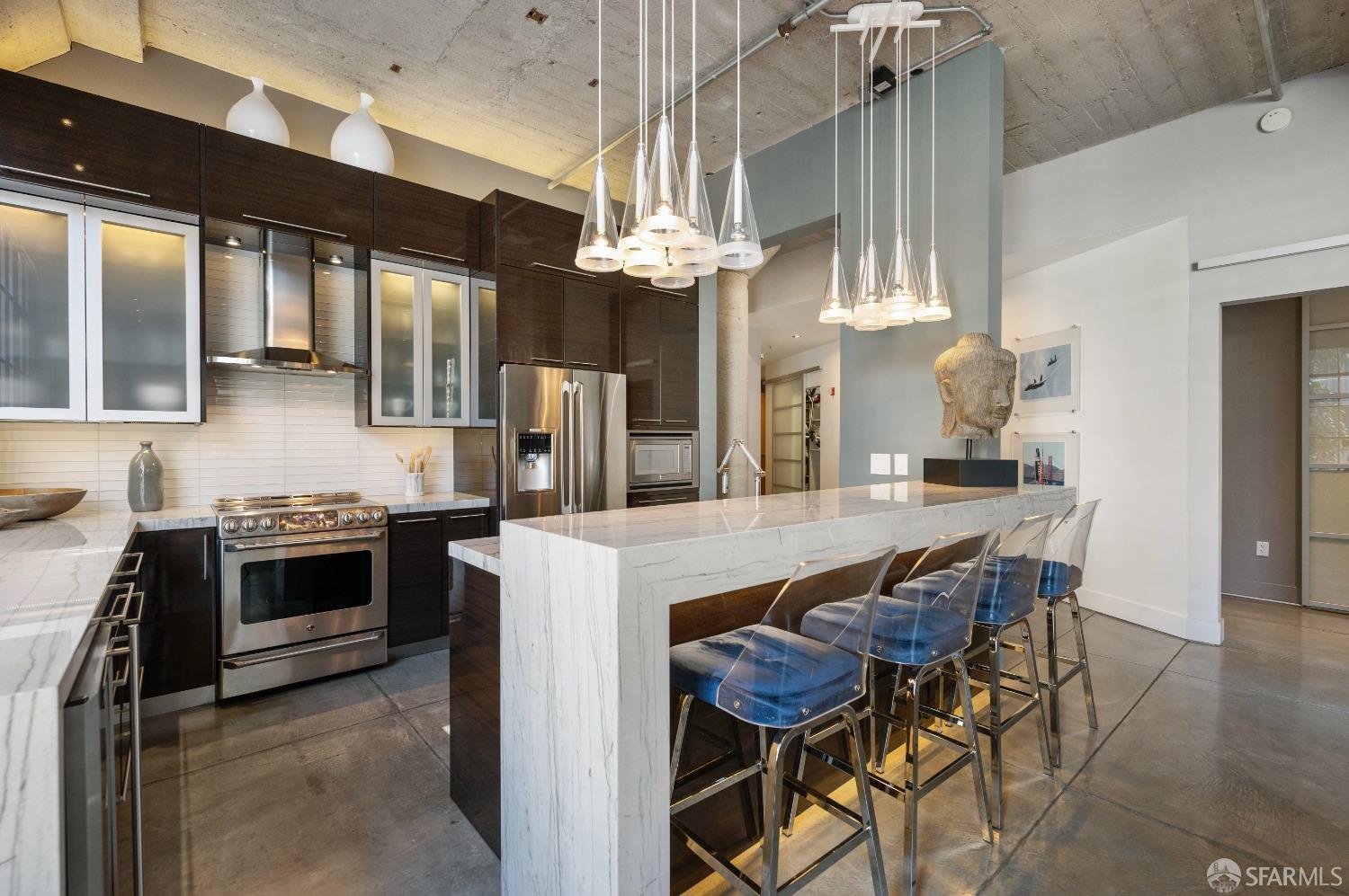 Photo #11: 423908573 Listing 