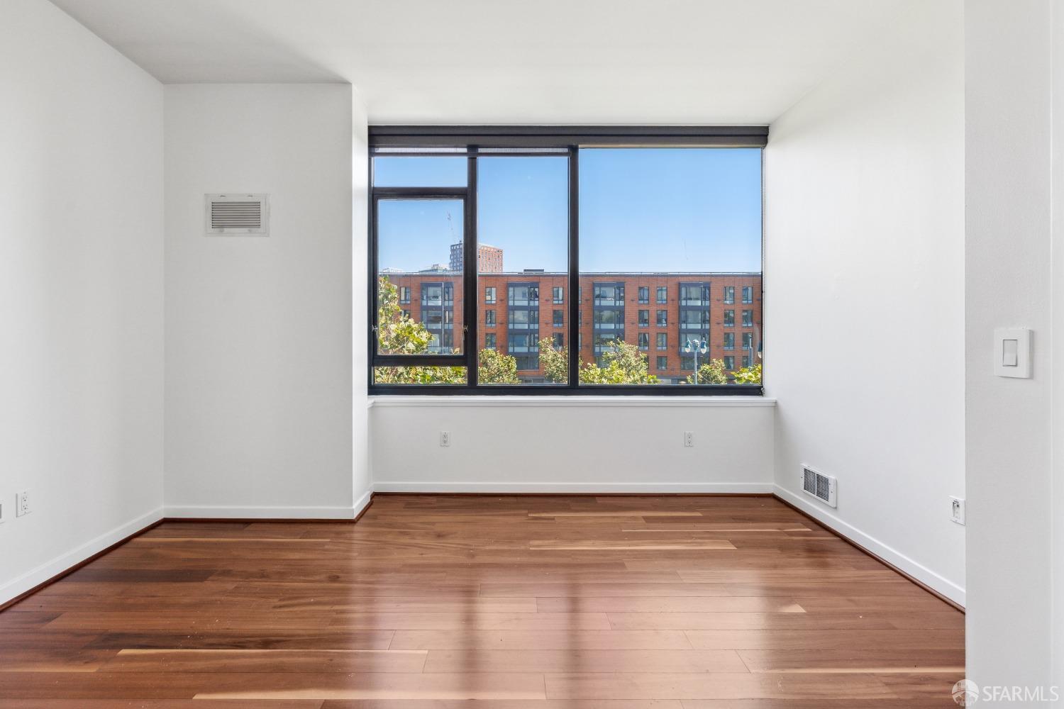 Photo #20: 423908623 Listing 