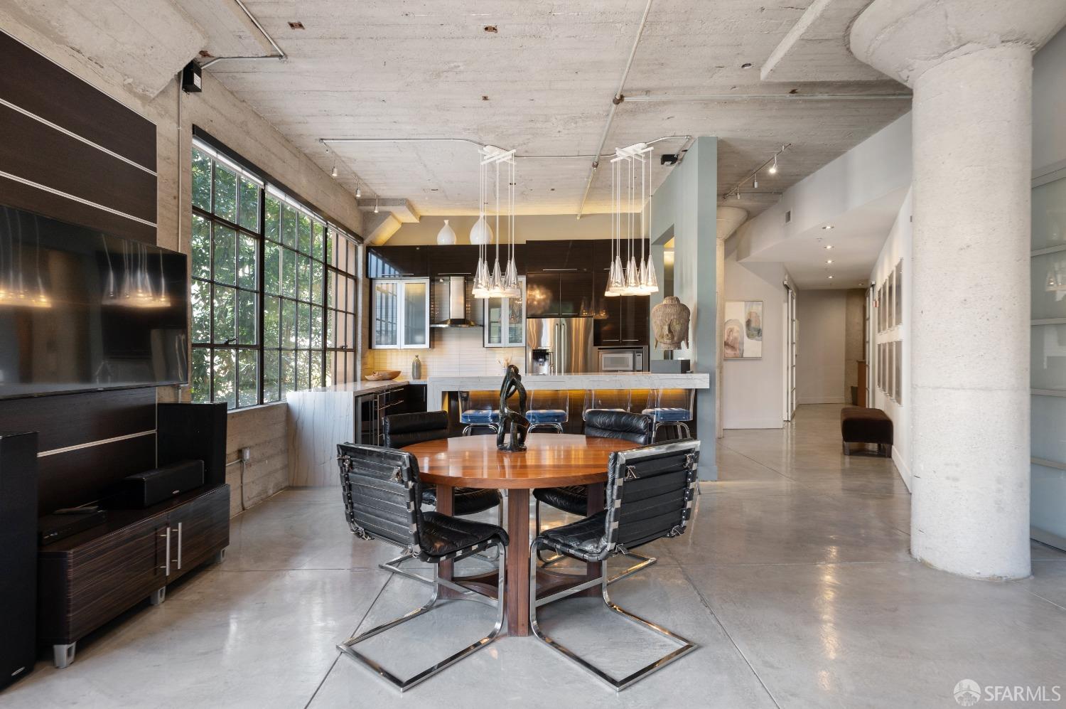 Photo #9: 423908573 Listing 
