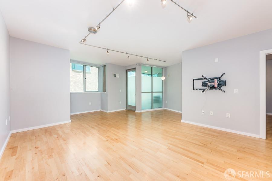 Detail Gallery Image 1 of 1 For 69 Clementina St #401-L,  San Francisco,  CA 94105 - 2 Beds | 2 Baths