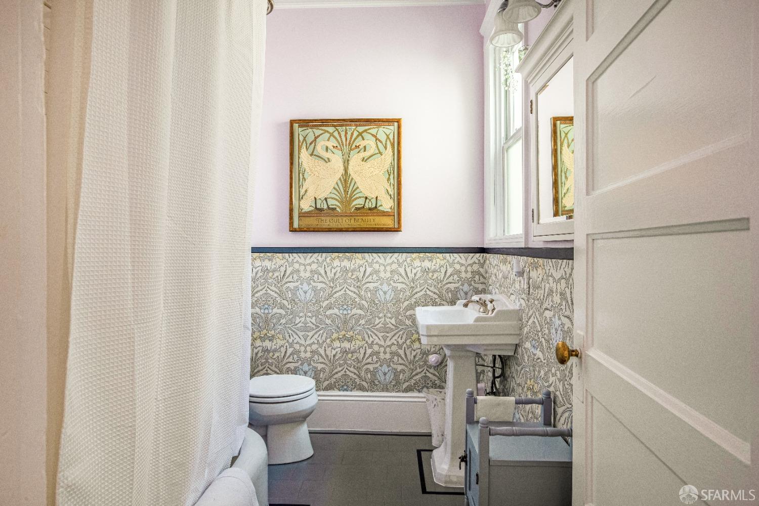 Photo #6: 423758110 Listing 