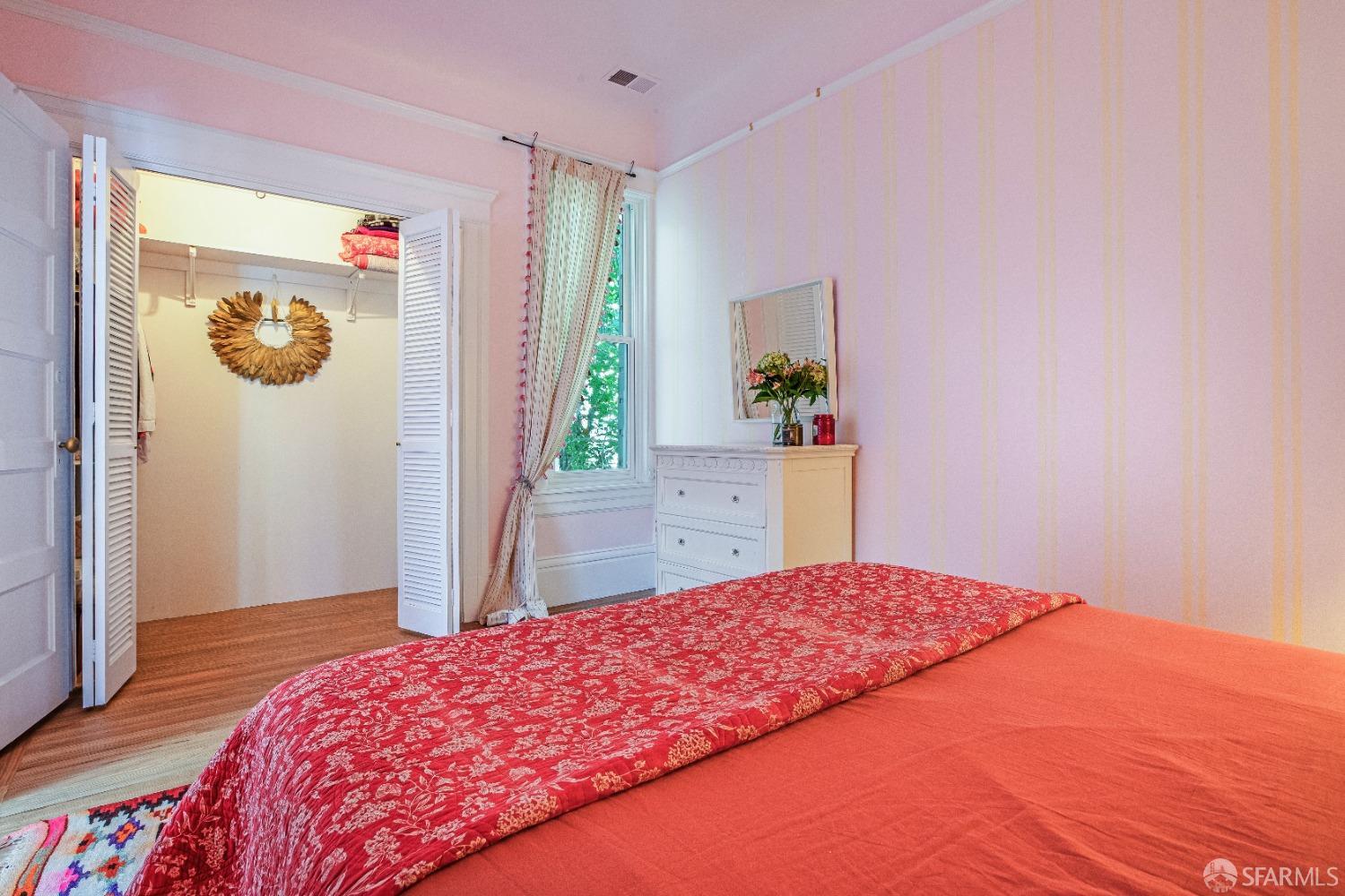 Photo #9: 423758110 Listing 