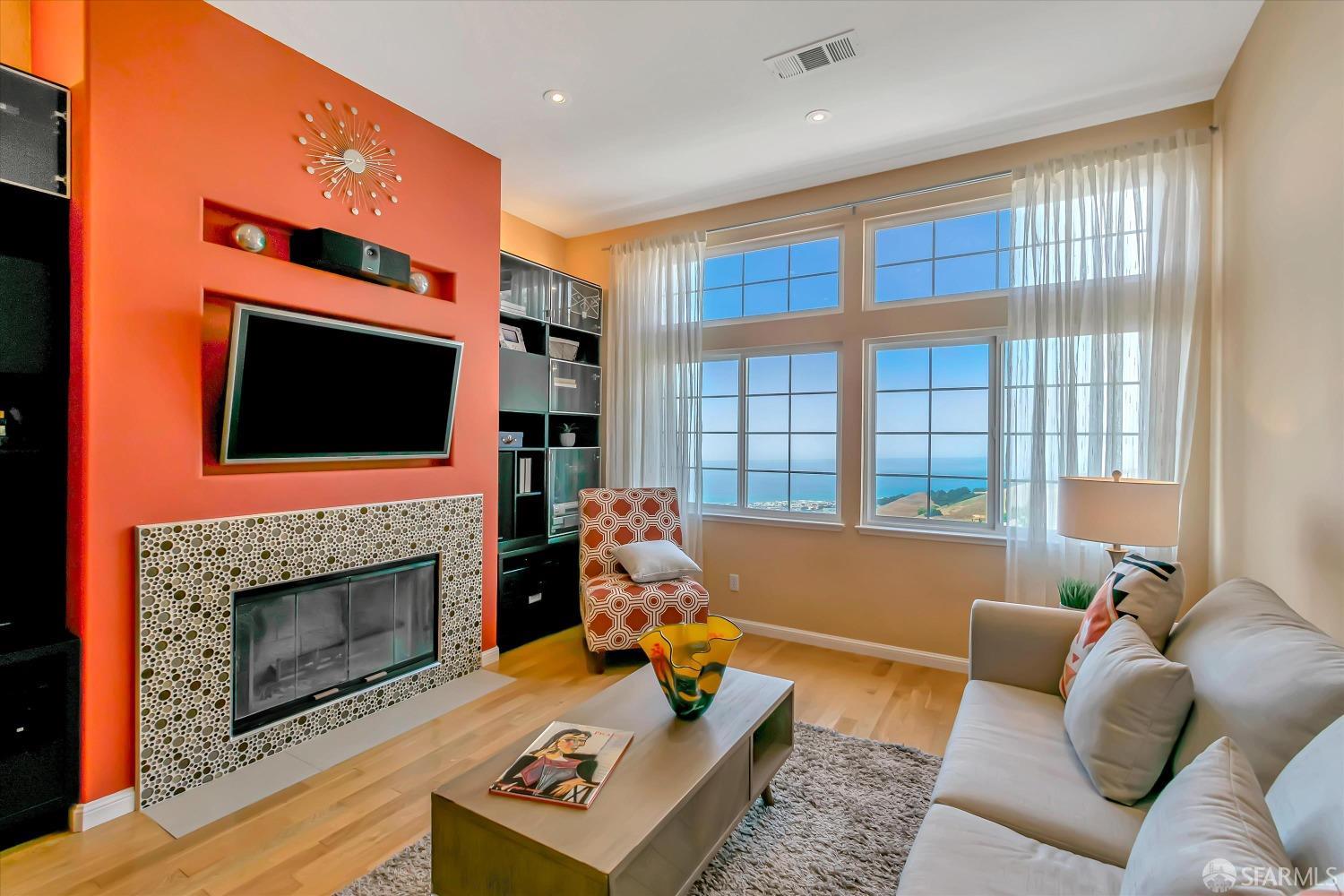 Detail Gallery Image 1 of 1 For 35 Outlook Cir, Pacifica,  CA 94044 - 3 Beds | 2 Baths